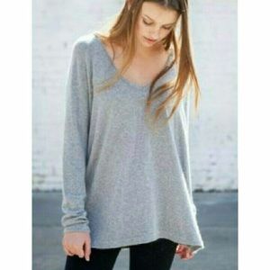 Brandy Melville sweater